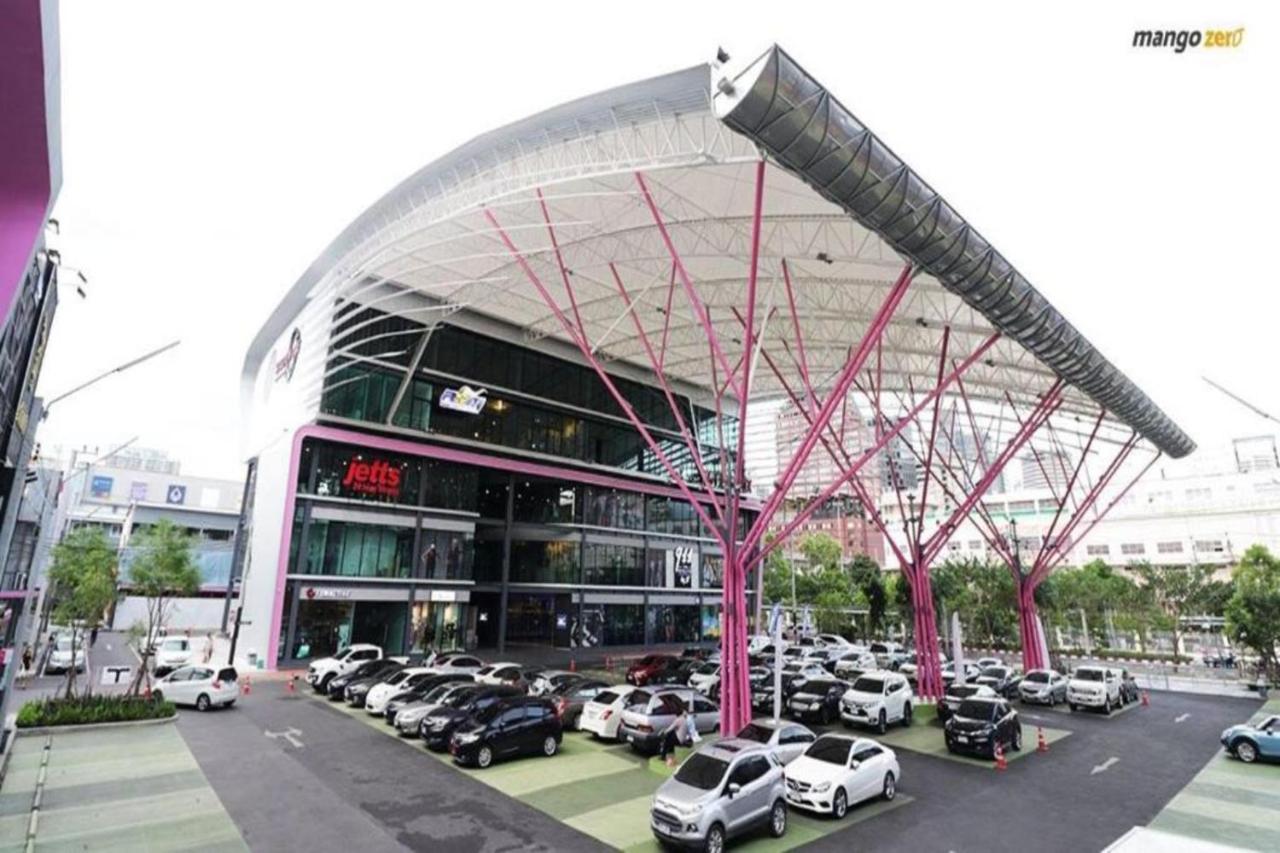 Siam Stadium Hostel Banguecoque Exterior foto