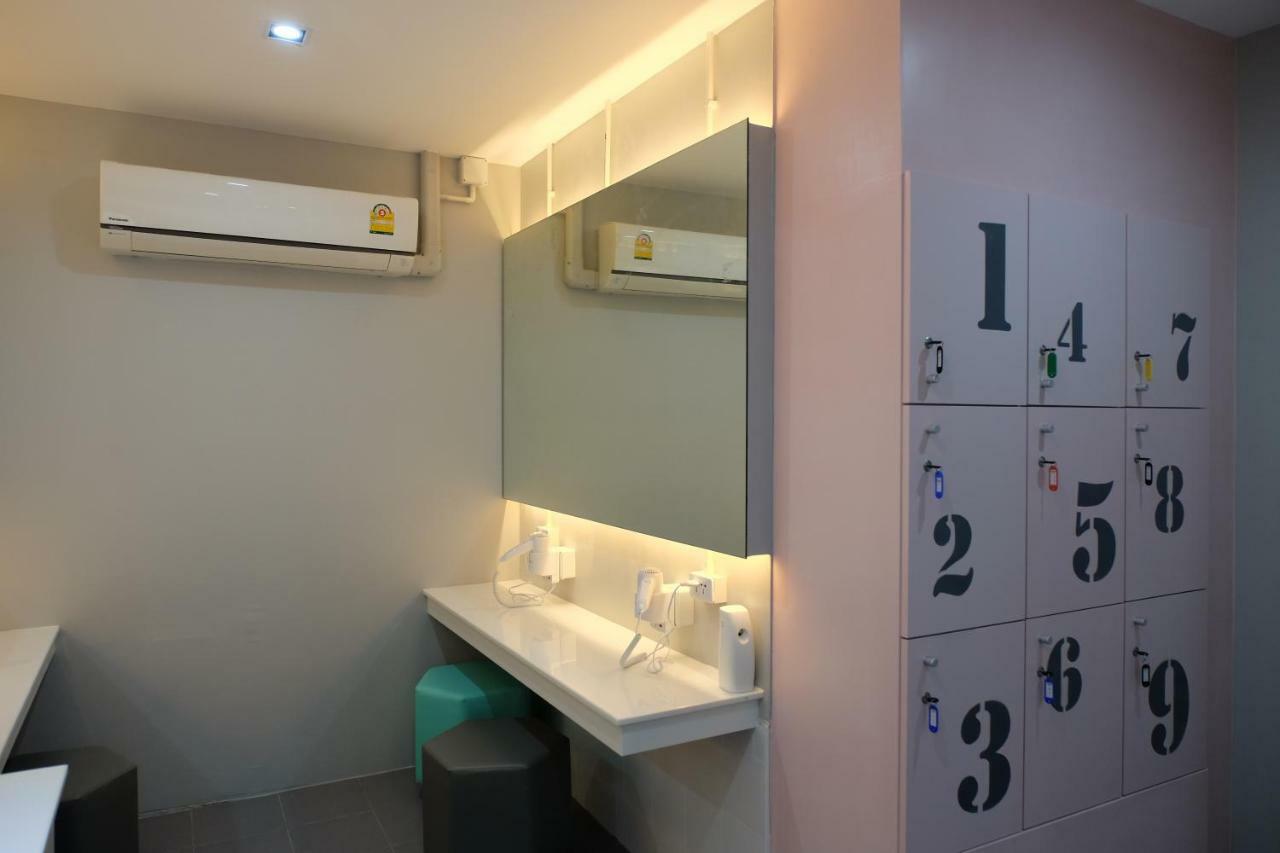 Siam Stadium Hostel Banguecoque Exterior foto